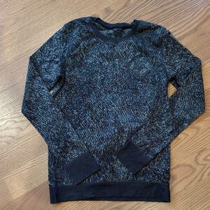 Lululemon Women’s Gray top